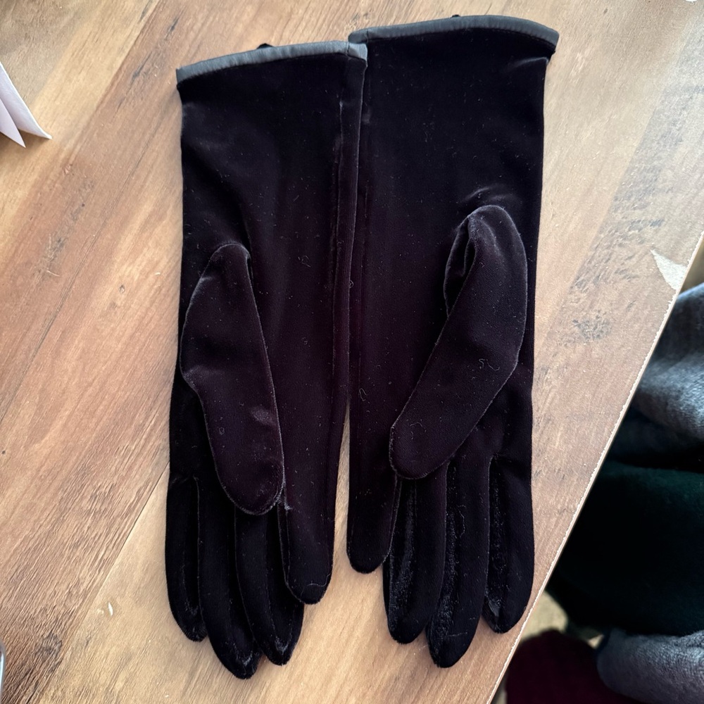 Ann Taylor Black Velvet Gloves 🧤